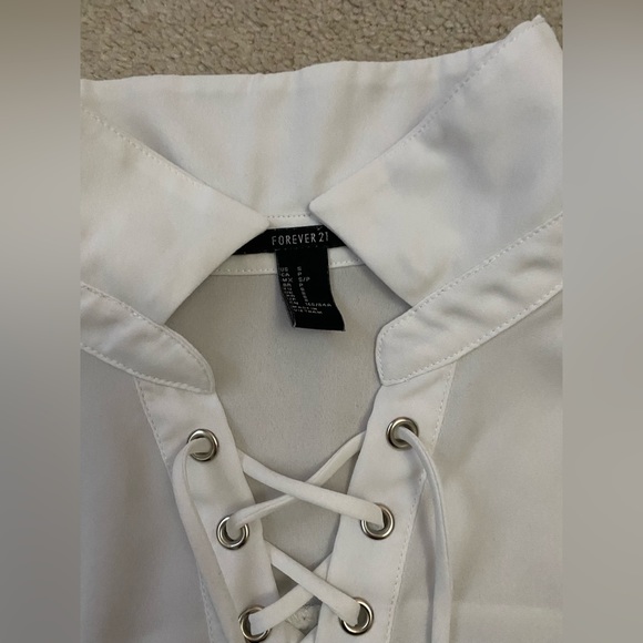 tie-up collar blouse - Picture 3 of 3